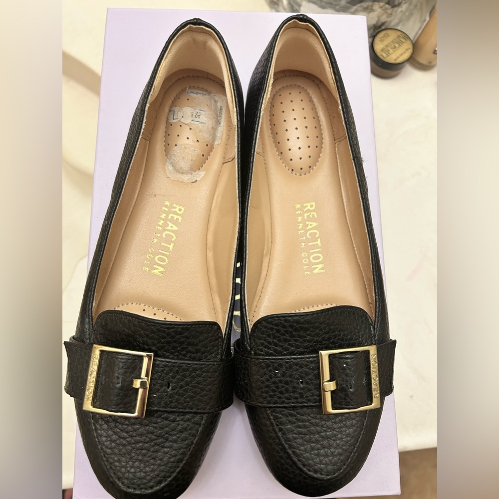 Reaction Kenneth Cole Flats - BLACK Flash Buckle